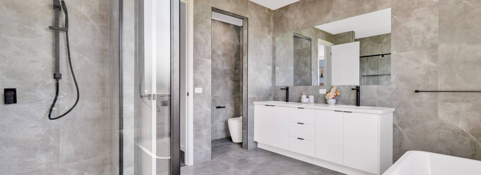 11 parrawang crescent, CARDIGAN, VIC 3352 AUS