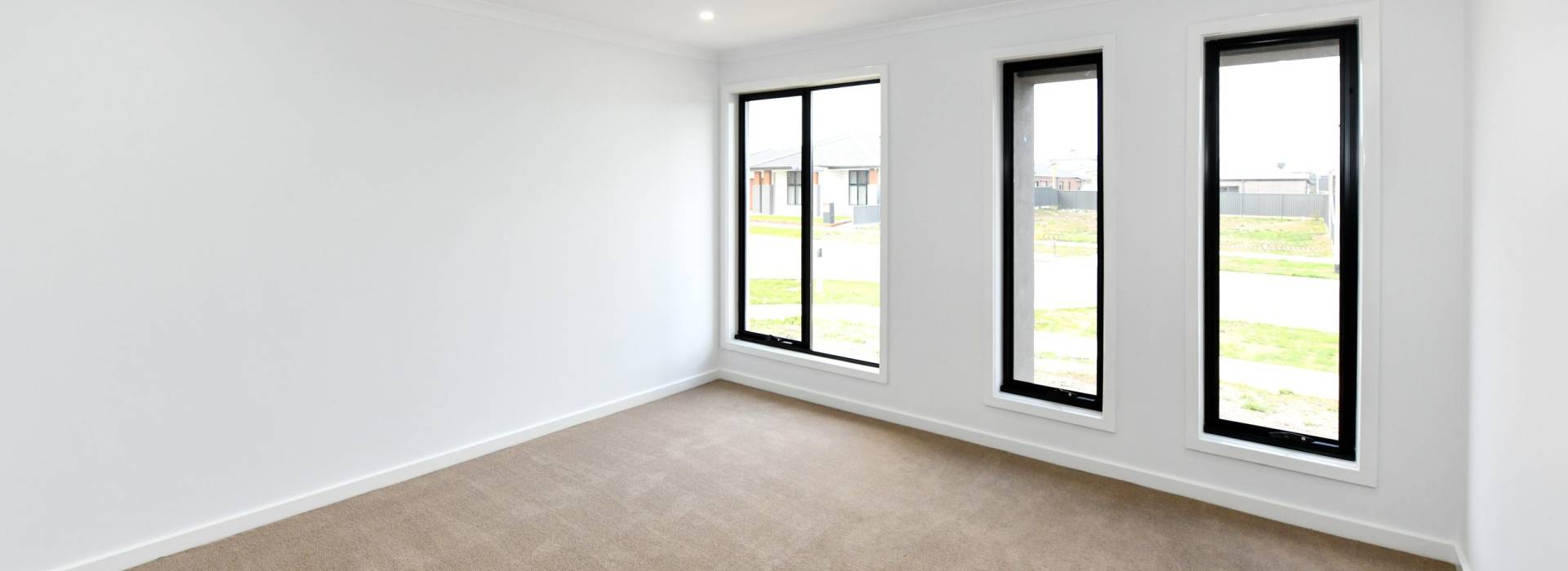 33 Lakeland Drive, LUCAS, VIC 3350 AUS